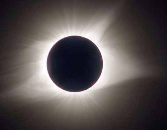 साल का पहला ग्रहण जाने कब लग रहा | किन राशियों पर होगा इसका असर – जाने सब कुछ यहाँ