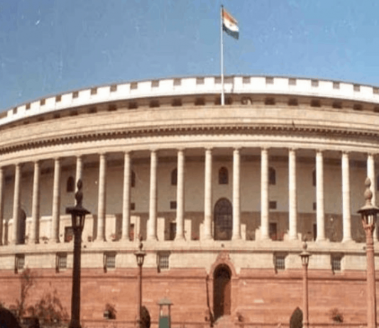 सामान्य और विशेष बहुमत में क्या अंतर है ?