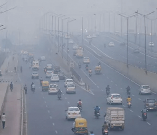 दिल्ली ‘गैस चैम्बर’ में हुई तब्दील, सीएम केजरीवाल ने पड़ोसी राज्य को ठहराया जिम्मेदार